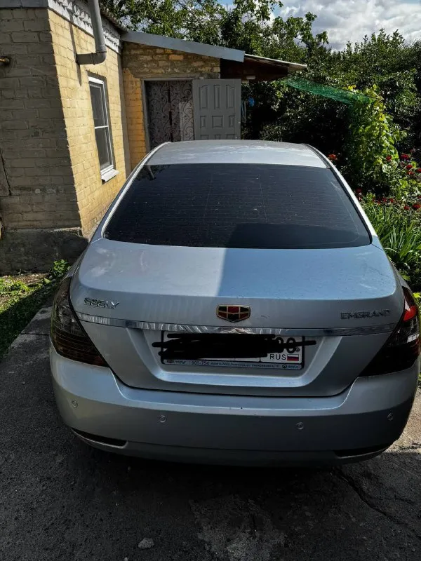 🚗 geely emgrand ec7, 2014 - автомобиль в хорошем техническом и визуальном состоянии в максимальной комплектации! (г. шахтерск) 🔍 главные причины купить именно это авто: ✅ зеркало заднего вида с встроенным регистратором ✅ кузов в не плохом состоянии!( есть незначительные недочёты) ✅ не участвовала в авариях ✅ пробег (174.550) ✅ максимальная комплектация luxe: антиблокировочная система, подушки безопасности, парктроник, климат-контроль, usb, кожаный салон и многое другое! ✅ обмен на машину на автомате, с моей доплатой ✅ надежная мкпп! ✅ электролюк! ✅ 2 комплекта резины! летняя резина на литых оригинальных дисках r16. зимняя на штампах! ✅ регулярное техническое обслуживание, 1000 км назад заменены все тех. жидкости, подушка двигателя, цепь грм! ✅ в коммерческих целях и такси не использовалась! 📞 подробнее расскажем по телефону! +79494657879 ✅ обсудим все! 📲 tg: @ruslan_hk 📞 звоните: +7(949)4657879 - фотография - 3