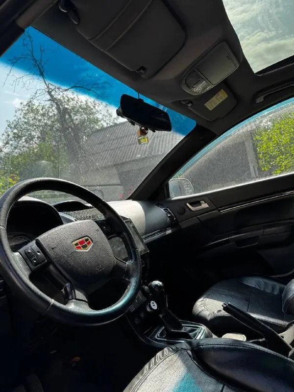 🚗 geely emgrand ec7, 2014 - автомобиль в хорошем техническом и визуальном состоянии в максимальной комплектации! (г. шахтерск) 🔍 главные причины купить именно это авто: ✅ зеркало заднего вида с встроенным регистратором ✅ кузов в не плохом состоянии!( есть незначительные недочёты) ✅ не участвовала в авариях ✅ пробег (174.550) ✅ максимальная комплектация luxe: антиблокировочная система, подушки безопасности, парктроник, климат-контроль, usb, кожаный салон и многое другое! ✅ обмен на машину на автомате, с моей доплатой ✅ надежная мкпп! ✅ электролюк! ✅ 2 комплекта резины! летняя резина на литых оригинальных дисках r16. зимняя на штампах! ✅ регулярное техническое обслуживание, 1000 км назад заменены все тех. жидкости, подушка двигателя, цепь грм! ✅ в коммерческих целях и такси не использовалась! 📞 подробнее расскажем по телефону! +79494657879 ✅ обсудим все! 📲 tg: @ruslan_hk 📞 звоните: +7(949)4657879 - фотография - 5