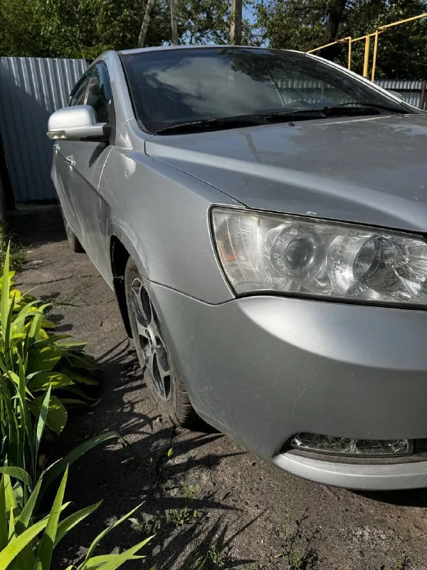 🚗 geely emgrand ec7, 2014 - автомобиль в хорошем техническом и визуальном состоянии в максимальной комплектации! (г. шахтерск) 🔍 главные причины купить именно это авто: ✅ зеркало заднего вида с встроенным регистратором ✅ кузов в не плохом состоянии!( есть незначительные недочёты) ✅ не участвовала в авариях ✅ пробег (174.550) ✅ максимальная комплектация luxe: антиблокировочная система, подушки безопасности, парктроник, климат-контроль, usb, кожаный салон и многое другое! ✅ обмен на машину на автомате, с моей доплатой ✅ надежная мкпп! ✅ электролюк! ✅ 2 комплекта резины! летняя резина на литых оригинальных дисках r16. зимняя на штампах! ✅ регулярное техническое обслуживание, 1000 км назад заменены все тех. жидкости, подушка двигателя, цепь грм! ✅ в коммерческих целях и такси не использовалась! 📞 подробнее расскажем по телефону! +79494657879 ✅ обсудим все! 📲 tg: @ruslan_hk 📞 звоните: +7(949)4657879 - фотография - 6