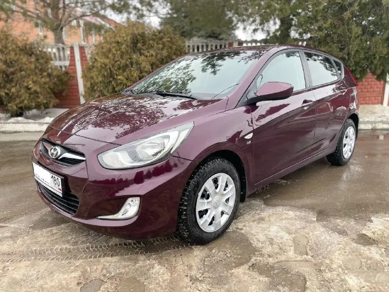 Hyundai solaris 2012 год в дтп не участвовал. собственник. пробег 187 тыс. ухоженный автомобиль. сделал не давно то, замена масла колодок. металлические детали машины все заводские и с соответствующими маркировками, болты не крученые, стекла включая лобовое родные. двигатель 1.6 бензин(грм цепной) кпп - механическая 5 ступеней(без хрустов и вылетов) в такси не работал(100%) хорошая комплектация :мульти руль, кондиционер, 4 эсп, подогревы передних сидений, туманки, масло менялось каждые 8000 км (от замены до замены вообще не берет) салон в отличном состоянии. полное переоформление в мрэо с моим присутствием. ‼️цена 765.000 руб ‼️ торг есть. номер для связи: +79495514624 - фотография - 4