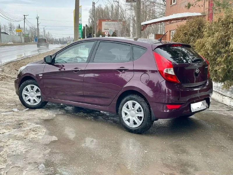 Hyundai solaris 2012 год в дтп не участвовал. собственник. пробег 187 тыс. ухоженный автомобиль. сделал не давно то, замена масла колодок. металлические детали машины все заводские и с соответствующими маркировками, болты не крученые, стекла включая лобовое родные. двигатель 1.6 бензин(грм цепной) кпп - механическая 5 ступеней(без хрустов и вылетов) в такси не работал(100%) хорошая комплектация :мульти руль, кондиционер, 4 эсп, подогревы передних сидений, туманки, масло менялось каждые 8000 км (от замены до замены вообще не берет) салон в отличном состоянии. полное переоформление в мрэо с моим присутствием. ‼️цена 765.000 руб ‼️ торг есть. номер для связи: +79495514624 - фотография - 5