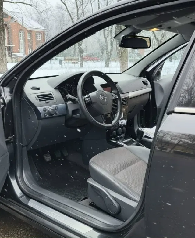 💶 цена:685.000 торг 📮 город:донецк 🚘 марка / модель: opel astra h 📅 год выпуска:2011 📊 пробег:194.000 родной подтверждённый! ⛽ двигатель (тип, объем, ):бензин 1.8 🔧 тип кпп:механика 📝 описание: кузов в родном окрасе, техника идеал без вложений, максимальной комплектации ! 🛞резина зима и лето в подарок 🎁 ☎ контактный телефон:+79490454766 +79498069344 📞 звоните: +7(949)0454766 - фотография - 4