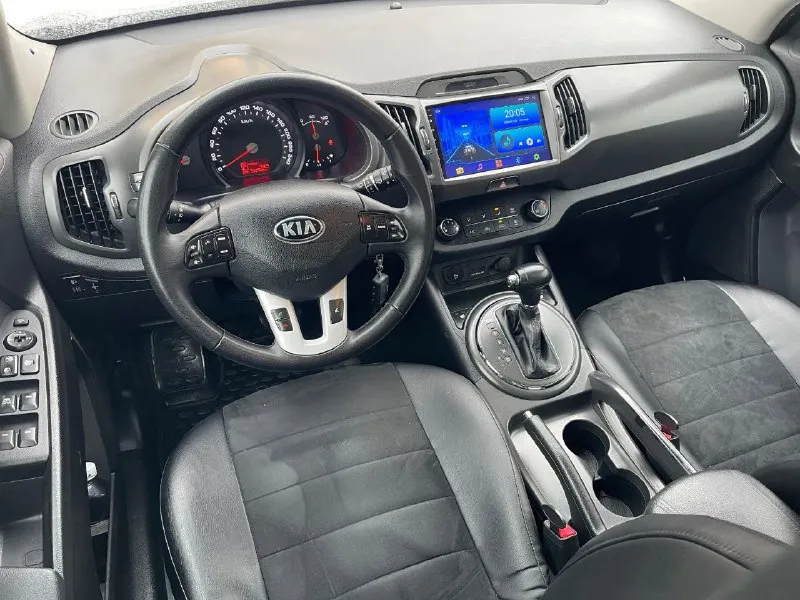 🔥kia sportage🔥 в шикарном состоянии! ✅без дтп! ✅одна крашенная деталь( передняя правая дверь! ✅год выпуска 2013 ✅мотор 2.0 ✅бензиновый (атмосферный) ✅коробка автомат 6 ступка ✅пробег 208 тыс. км. ✅автотека зелёная ✅двигатель работает превосходно без постороннего шума! (и на холодную и на горячую) ✅2 ключа ✅сигнализация ✅режим eco ✅разъемы под aux usb ✅разъем 12v ✅монитор планшет ✅камера заднего вида ✅парктроник ✅литые диски r17 ✅тех осмотр пройден, готов к регистрации в мрэо ✅ торг на полный бак топлива ✅донецк. стоимость 1.345.000₽ тел. +7949-50-800-60 - фотография - 10
