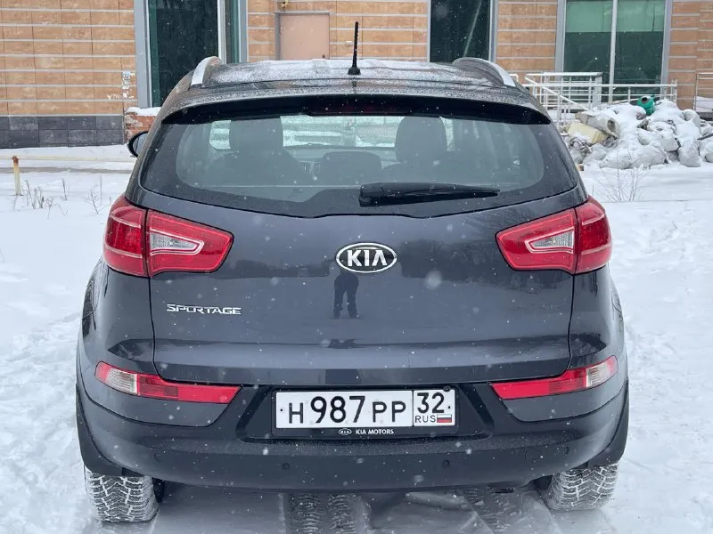 🔥kia sportage🔥 в шикарном состоянии! ✅без дтп! ✅одна крашенная деталь( передняя правая дверь! ✅год выпуска 2013 ✅мотор 2.0 ✅бензиновый (атмосферный) ✅коробка автомат 6 ступка ✅пробег 208 тыс. км. ✅автотека зелёная ✅двигатель работает превосходно без постороннего шума! (и на холодную и на горячую) ✅2 ключа ✅сигнализация ✅режим eco ✅разъемы под aux usb ✅разъем 12v ✅монитор планшет ✅камера заднего вида ✅парктроник ✅литые диски r17 ✅тех осмотр пройден, готов к регистрации в мрэо ✅ торг на полный бак топлива ✅донецк. стоимость 1.345.000₽ тел. +7949-50-800-60 - фотография - 5