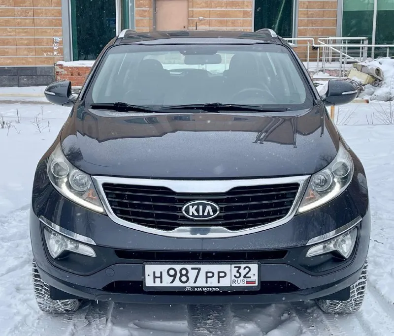 🔥kia sportage🔥 в шикарном состоянии! ✅без дтп! ✅одна крашенная деталь( передняя правая дверь! ✅год выпуска 2013 ✅мотор 2.0 ✅бензиновый (атмосферный) ✅коробка автомат 6 ступка ✅пробег 208 тыс. км. ✅автотека зелёная ✅двигатель работает превосходно без постороннего шума! (и на холодную и на горячую) ✅2 ключа ✅сигнализация ✅режим eco ✅разъемы под aux usb ✅разъем 12v ✅монитор планшет ✅камера заднего вида ✅парктроник ✅литые диски r17 ✅тех осмотр пройден, готов к регистрации в мрэо ✅ торг на полный бак топлива ✅донецк. стоимость 1.345.000₽ тел. +7949-50-800-60 - фотография - 6