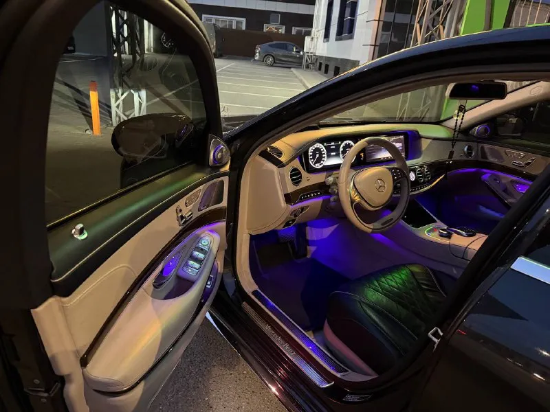 Продам mercedes w222 s500 машина конец 2015 года автотека зеленая без дтп, с родным оригинальным пробегом 100% ( 195.000) гильзовали 30.000 назад, собран и сделан идеально. не троит не дымит, работает идеально, ни грамму масло не ест. коробка не пинает переключает идеально, пневма работает в штатном режиме. машина без вложений от слова совсем. комлектация полная самая, на 3d бурмистаре, даже встроен в потолке. салон в идеале … машина в керамике 2 слоя. очень редкий и красивый цвет, темно -серый. диски amg r20. машина одетая в оригинальный рестайлинг 2020 года в обвесе 6.3. собственник, г. краснодар. цена :3.500.000 89180449555 роман. 📞 звоните: +7(918)0449555 - фотография - 2