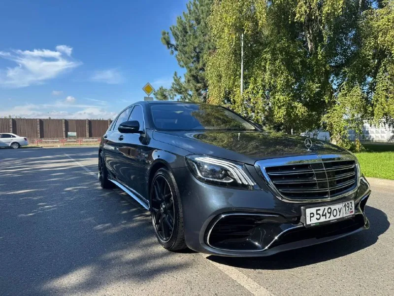 Продам mercedes w222 s500 машина конец 2015 года автотека зеленая без дтп, с родным оригинальным пробегом 100% ( 195.000) гильзовали 30.000 назад, собран и сделан идеально. не троит не дымит, работает идеально, ни грамму масло не ест. коробка не пинает переключает идеально, пневма работает в штатном режиме. машина без вложений от слова совсем. комлектация полная самая, на 3d бурмистаре, даже встроен в потолке. салон в идеале … машина в керамике 2 слоя. очень редкий и красивый цвет, темно -серый. диски amg r20. машина одетая в оригинальный рестайлинг 2020 года в обвесе 6.3. собственник, г. краснодар. цена :3.500.000 89180449555 роман. 📞 звоните: +7(918)0449555 - фотография - 7
