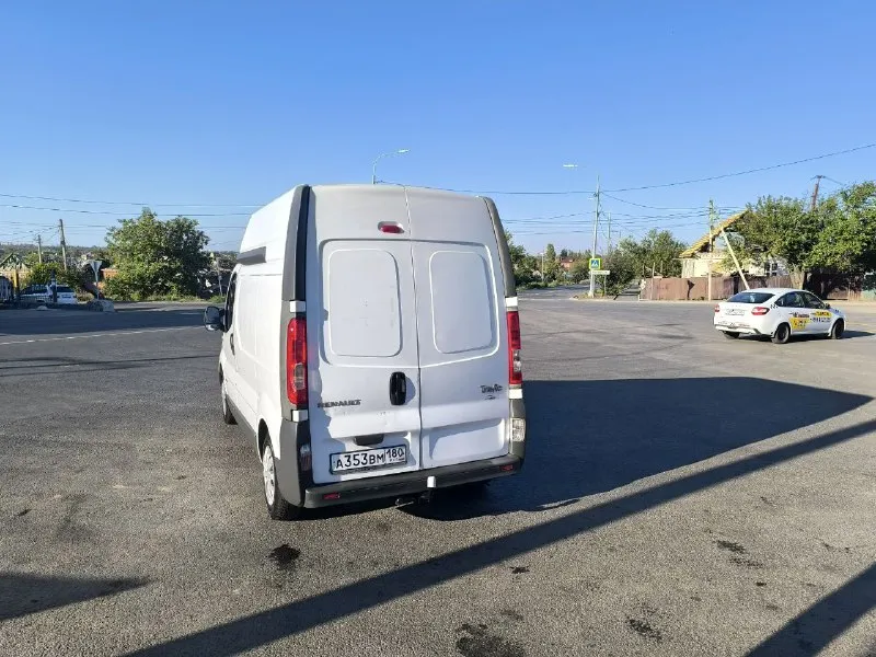 Reno trafik 2 пробег 452000 двигатель 2.0л коробка механика 6 ступка. цена:1150000 тел:+79495994098 продаю свой автомобиль куплен в европе. самая надёжная связка - 2.0 + мкпп 6 ступка высокий очень удобная погрузка выгрузка. автомобиль в хорошей комплектации с кондиционером электро приводом стёкол и зеркал, (фаркоп вписан) полностью обслужен без каких либо вложений. хорошая зимняя резина. любой вид переоформления. возможен безналичный расчёт. 📲 tg: владимир владимир 📞 звоните: +7(949)5994098 - фотография - 4