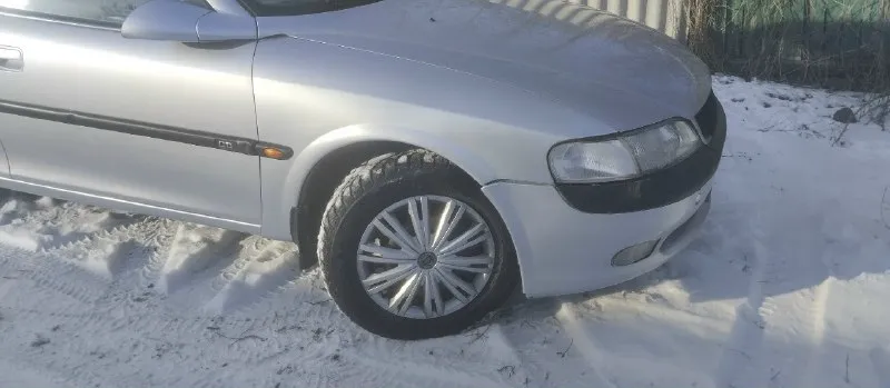 Продам opel вектра 1.8 состояние хорошее сел и катайся резина зима доки норм 230₽. +79494165266 от в... - фотография