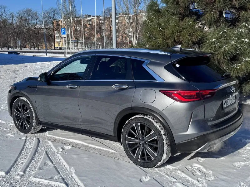 Infinity qx 50 2020 год 2.0 бензин, полный привод, кожа, бесключевой доступ, панорама, черный потолок, диски р20, новая резина, пробег 80 т км, хороший карфакс. донецк, цена 2 млн 360 т рублей, торг, обмен. срочно +79493145500 - фотография - 3