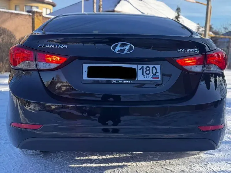 Продам hyundai elantra 2015 года. 1 хозяин, брал с салона! 1.6 коробка автомат 187. тыс родного пробега!!! чистый кореец машина полностью в родной краске. все стекла родные! обслуживалась с момента покупки на одном сервисе! двигатель без нареканий, масло менялось каждые 6 тыс. км! коробка без нареканий! комплектация: мультируль, электро зеркала, 4 стеклоподъёмника, кондиционер холодит хорошо, подогрев сидений, бортовой компьютер, экран, туманки, led-фары, круиз контроль салон в очень хорошем состоянии! резина 2 комплекта новые. гаражное хранение цена 1 250 000 руб. телефон +7 949 50 999 58 📞 звоните: +7(949)5099958 - фотография - 6
