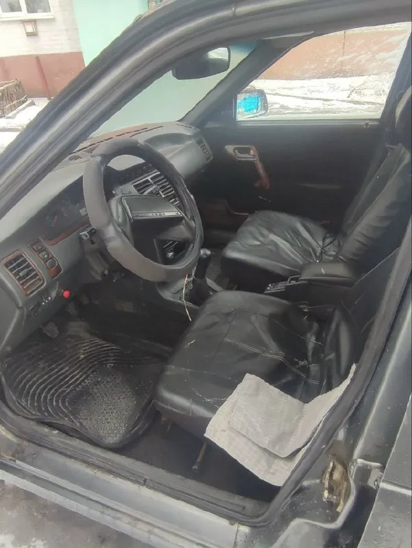 Продам ваз 2112.2005.г на полном и увереном ходу езжю каждый день мотор 1.6 16кл. кпп 5 мотор коробка отлично ходовка збитая ездить достойно салон хороший евро тарпеда стоят р.14 литьё на хорошей зимней резине стаканы ланжероны целые по кузову есть косяки на фото видно электрика вся исправна по документам полный порядок птс стс хозяйка на связи переоформление любое по дну машина жевая по машине расскажу всё что хотите услышать цена машины 150 торг будет но только не по телефону нахожусь снежное +79499044596 📞 звоните: +7(949)9044596 - фотография - 3