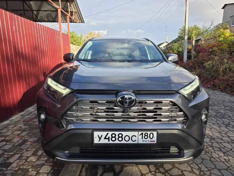 Toyota rav4 мотор 2,5 л. 200л. с. 6,2млн макс. жирная комплектация !!!! канадская сборка !!!!!! новый из автосалона канады!!!! не гибрид!!!! не китай!!!! новый авто!!! 2024 год стоит на учёте рф один владелец! готов оформить на вас сразу!!! быстрому покупателю зимняя резина в подарок! тел. +79113664268 тел. +79498779007 город таганрог, ростов на дону, донецк - фотография - 4