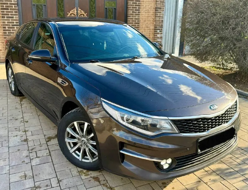 Продам kia optima ✅год выпуска 2016 ✅обьем двигателя 2.0 литра ✅коробка передач автомат ✅3 владельца птс оригинал ✅сервисные книжки 2 ключа ✅родной пробег 214 тысяч ✅автомобиль в родном окрасе ✅без рыжиков жуков и так далее технически в идеальном состоянии резина зима отличная видео обзор по запросу (:в хорошей комплектации подогрев сидений мульти руль 2х зоный климат контроль лепестки спорт режим эко режим датчик света датчик дождя круиз контроль парктроники 4 стекло подъемника електро регулировка зеркал. 💰цена данного авто 1.320🍋 📲номер для связи +79185616781 📲также вацап и телеграмм - фотография - 2