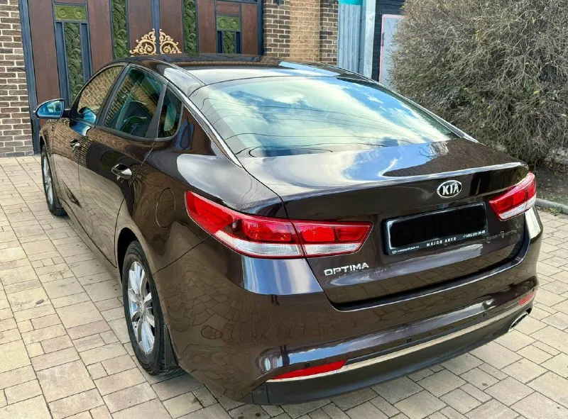 Продам kia optima ✅год выпуска 2016 ✅обьем двигателя 2.0 литра ✅коробка передач автомат ✅3 владельца птс оригинал ✅сервисные книжки 2 ключа ✅родной пробег 214 тысяч ✅автомобиль в родном окрасе ✅без рыжиков жуков и так далее технически в идеальном состоянии резина зима отличная видео обзор по запросу (:в хорошей комплектации подогрев сидений мульти руль 2х зоный климат контроль лепестки спорт режим эко режим датчик света датчик дождя круиз контроль парктроники 4 стекло подъемника електро регулировка зеркал. 💰цена данного авто 1.320🍋 📲номер для связи +79185616781 📲также вацап и телеграмм - фотография - 4