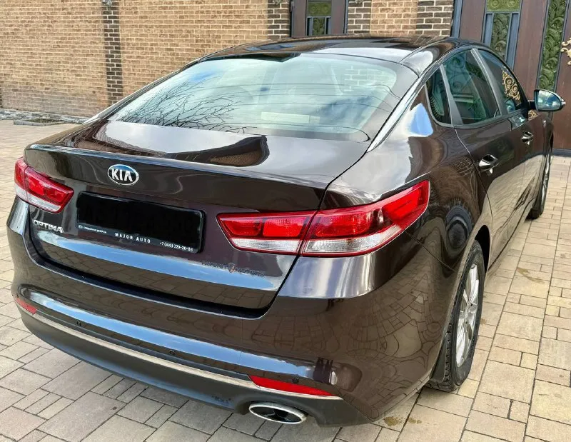 Продам kia optima ✅год выпуска 2016 ✅обьем двигателя 2.0 литра ✅коробка передач автомат ✅3 владельца птс оригинал ✅сервисные книжки 2 ключа ✅родной пробег 214 тысяч ✅автомобиль в родном окрасе ✅без рыжиков жуков и так далее технически в идеальном состоянии резина зима отличная видео обзор по запросу (:в хорошей комплектации подогрев сидений мульти руль 2х зоный климат контроль лепестки спорт режим эко режим датчик света датчик дождя круиз контроль парктроники 4 стекло подъемника електро регулировка зеркал. 💰цена данного авто 1.320🍋 📲номер для связи +79185616781 📲также вацап и телеграмм - фотография - 5