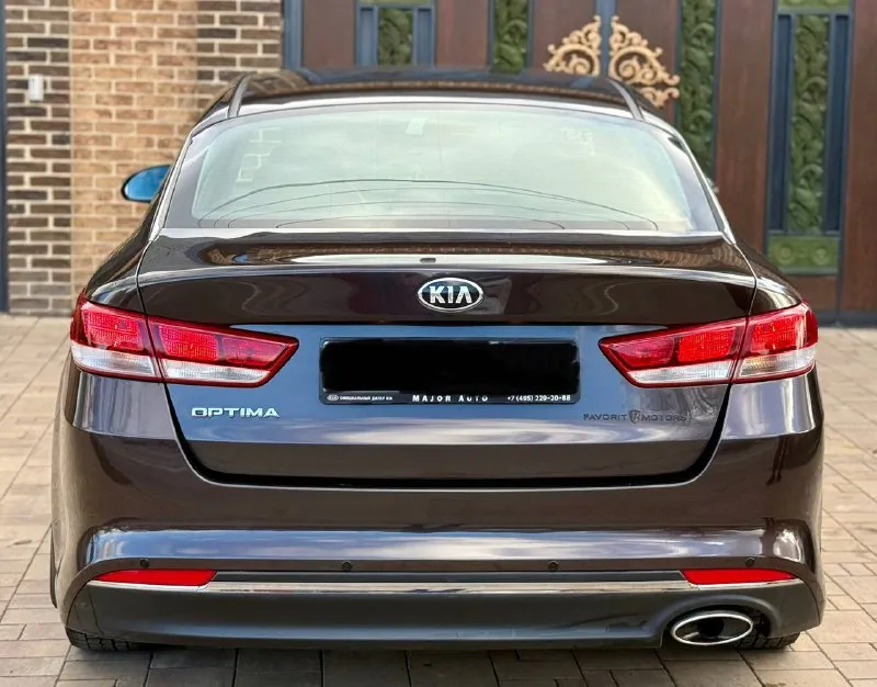 Продам kia optima ✅год выпуска 2016 ✅обьем двигателя 2.0 литра ✅коробка передач автомат ✅3 владельца птс оригинал ✅сервисные книжки 2 ключа ✅родной пробег 214 тысяч ✅автомобиль в родном окрасе ✅без рыжиков жуков и так далее технически в идеальном состоянии резина зима отличная видео обзор по запросу (:в хорошей комплектации подогрев сидений мульти руль 2х зоный климат контроль лепестки спорт режим эко режим датчик света датчик дождя круиз контроль парктроники 4 стекло подъемника електро регулировка зеркал. 💰цена данного авто 1.320🍋 📲номер для связи +79185616781 📲также вацап и телеграмм - фотография - 6