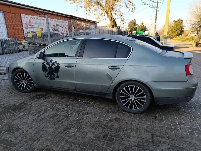 💶 цена: 420т. р. 📮 город: новоазовск 🚘 марка / модель: wolksvagen passat b6 📅 год выпуска: 2007 📊 пробег: 150000 ⛽ двигатель (тип, объем, мощность): 2.0 tgsi 200л. с. ✅ vin код: wvwck93c57e211371 🔧 тип кпп: акпп ⏳ срок владения: 2 года 📝 описание: машина на полном ходу, мотор работает исправно, коробка переключает плавно, требует вложений, есть проблемы с электрикой и кузовом, потому и цена соответствует. масло не ест, не дымит, расходники все менялись во время. замена масла каждые 6т. более подробная информация по телефону или при осмотре. ☎ контактный телефон:+79493102748 📞 звоните: +7(949)3102748 - фотография - 2