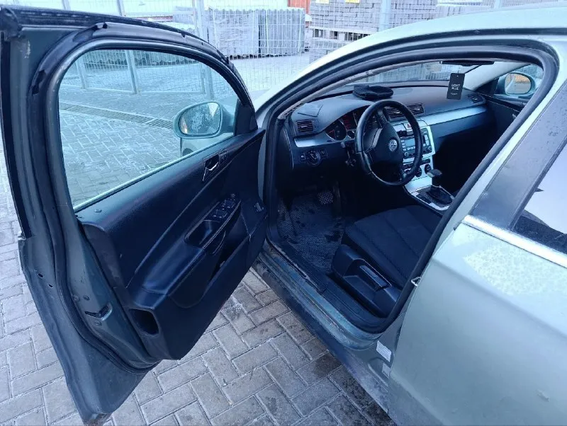 💶 цена: 420т. р. 📮 город: новоазовск 🚘 марка / модель: wolksvagen passat b6 📅 год выпуска: 2007 📊 пробег: 150000 ⛽ двигатель (тип, объем, мощность): 2.0 tgsi 200л. с. ✅ vin код: wvwck93c57e211371 🔧 тип кпп: акпп ⏳ срок владения: 2 года 📝 описание: машина на полном ходу, мотор работает исправно, коробка переключает плавно, требует вложений, есть проблемы с электрикой и кузовом, потому и цена соответствует. масло не ест, не дымит, расходники все менялись во время. замена масла каждые 6т. более подробная информация по телефону или при осмотре. ☎ контактный телефон:+79493102748 📞 звоните: +7(949)3102748 - фотография - 4
