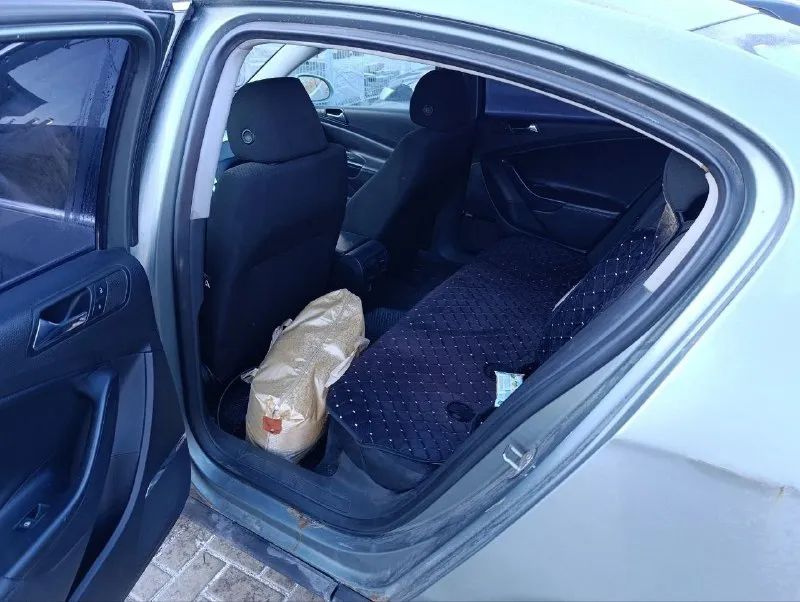 💶 цена: 420т. р. 📮 город: новоазовск 🚘 марка / модель: wolksvagen passat b6 📅 год выпуска: 2007 📊 пробег: 150000 ⛽ двигатель (тип, объем, мощность): 2.0 tgsi 200л. с. ✅ vin код: wvwck93c57e211371 🔧 тип кпп: акпп ⏳ срок владения: 2 года 📝 описание: машина на полном ходу, мотор работает исправно, коробка переключает плавно, требует вложений, есть проблемы с электрикой и кузовом, потому и цена соответствует. масло не ест, не дымит, расходники все менялись во время. замена масла каждые 6т. более подробная информация по телефону или при осмотре. ☎ контактный телефон:+79493102748 📞 звоните: +7(949)3102748 - фотография - 6