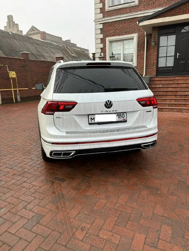 Volkswagen tiguan 2021 год 1 хозяин! 2.0 бензин полный привод, акпп 30.000 тысяч пробег без дтп! все... - фотография