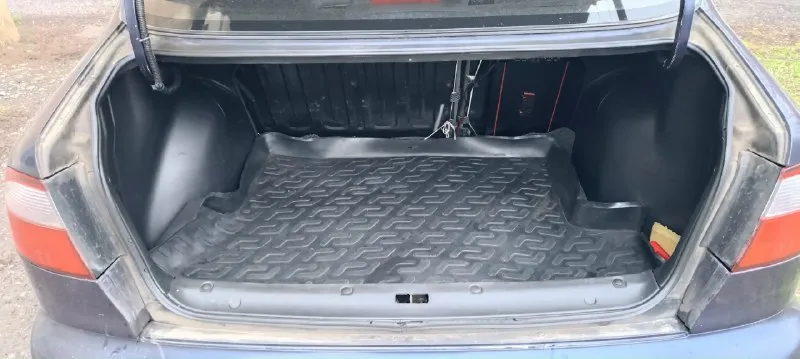 Продам daewoo lanos 2007 года. пробег 227000 км. 1.5 8 кл. 4 (вписан) автомобиль местный 2 владелец, по документам первый владею 6,5 лет. полностью обслужен, много чего поменяно, все расскажу и покажу есть все записи. салон в хорошем состоянии, работает каждая кнопка и печка в том числе. мотор масло не ест от слова совсем. работает как на газу так и на бензине без проблем. стоит хорошая музыка 4 х канальный усилитель, заменены абсолютно все провода для музыки делал для себя. зашумлены все 4 двери виброй карты шумкой. стоят хорошие динамики. есть сигнализация с обратной связью, центральный замок, передние электро подъемники, закрытие окон с салона однимнажатием, также передние доводчики стекол, обогрев заднего работает, также электро зеркала греют. резина зима почти как новая бел шина, и лето практически новая бел шина на железных дисках. ездию не много в основном работа дом. цена 350тыс. +79494397390 📞 звоните: +7(949)4397390 - фотография - 8