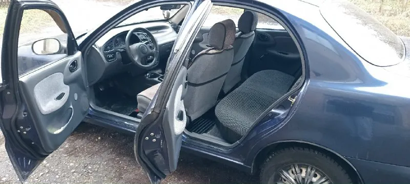 Продам daewoo lanos 2007 года. пробег 227000 км. 1.5 8 кл. 4 (вписан) автомобиль местный 2 владелец, по документам первый владею 6,5 лет. полностью обслужен, много чего поменяно, все расскажу и покажу есть все записи. салон в хорошем состоянии, работает каждая кнопка и печка в том числе. мотор масло не ест от слова совсем. работает как на газу так и на бензине без проблем. стоит хорошая музыка 4 х канальный усилитель, заменены абсолютно все провода для музыки делал для себя. зашумлены все 4 двери виброй карты шумкой. стоят хорошие динамики. есть сигнализация с обратной связью, центральный замок, передние электро подъемники, закрытие окон с салона однимнажатием, также передние доводчики стекол, обогрев заднего работает, также электро зеркала греют. резина зима почти как новая бел шина, и лето практически новая бел шина на железных дисках. ездию не много в основном работа дом. цена 350тыс. +79494397390 📞 звоните: +7(949)4397390 - фотография - 9