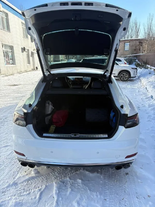 Продам audi s5 2019 год выпуска, 64000 пробег, мотор 3.0 349л. с quattro, лифтбэк, в идеальном состоянии, самая полнаная комлектация, кожа + алькантара, адаптивный круиз, камеры 360 + радары, подогревы, память, массаж, панорама, аудиосистема bang & olufsen, apple carplay. юридически чистый, в донецке с момента пригона. телефон для связи +7 949 321-88-11 михаил. цена 4500000 📲 tg: андрей 📞 звоните: +7(949)3218811 - фотография - 6