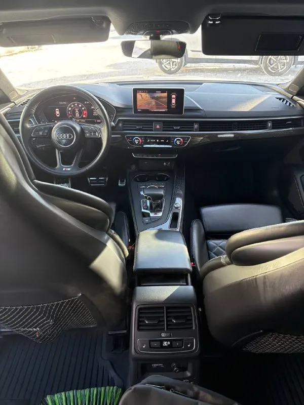 Продам audi s5 2019 год выпуска, 64000 пробег, мотор 3.0 349л. с quattro, лифтбэк, в идеальном состоянии, самая полнаная комлектация, кожа + алькантара, адаптивный круиз, камеры 360 + радары, подогревы, память, массаж, панорама, аудиосистема bang & olufsen, apple carplay. юридически чистый, в донецке с момента пригона. телефон для связи +7 949 321-88-11 михаил. цена 4500000 📲 tg: андрей 📞 звоните: +7(949)3218811 - фотография - 7