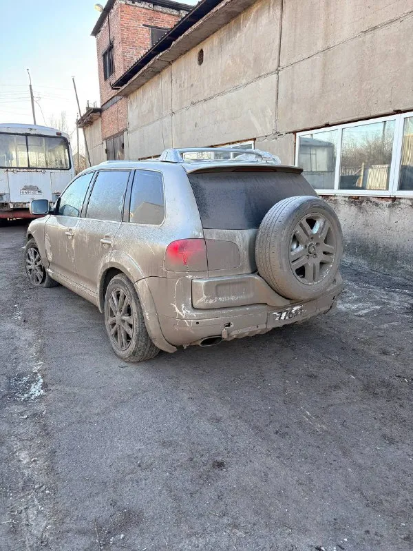 Продам туарег, заводится вырван передний наконечник цена 250000 енакиево остальные вопросы в лс или по номеру +79493208643 📲 tg: @boka19904 📞 звоните: +7(949)3208643 - фотография - 3