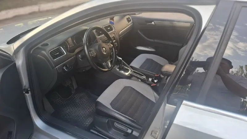 Автор: продам volkswagen джетта 2013 г автомобиль в прекрасном состоянии как внешне так и технически, полностью обслужен и не требует никаких вложений двигатель работает идеально, тихо, масло не ест, строго от замены до замены ( замена каждые 6 тыс ) коробка и ходовая в отличном состоянии, работают без нареканий птс оригинал родной пробег 170т все остекление заводское, включая лобовое стекло. за авто всегда следили и своевременно обслуживали чистый ухоженный приятный салон 2 ключа по комплектации: абс,4эл стелоподьемника, обогрев заднего стекла, ,мульти руль, комбенированый салон, стоит хорошая летняя резина, кнопка старт-стоп климат двахзонный, ( заправлен холодит отлично❄️) звоните, пишите отвечу на все интересующие вопросы ! телефон для связи +79493647926. цена 1.170. торг у капота. . ???наш телеграм канал [ бесплатное размещение за репост??? правила сообщества [ мы в мах [ [ 📞 звоните: +7(949)3647926 - фотография - 1