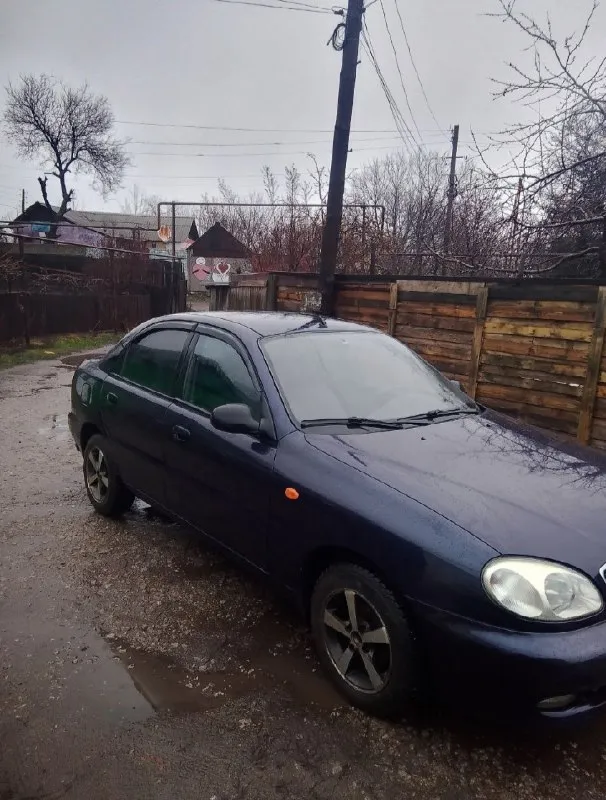 Продам daewoo ланос 2005 года выпуска пробег 192 тысячи, установлено гбо, дно пороги в порядке, рыжиков по кузову нет, двигатель коробка передач в порядке, два комплекта резины оформлена на меня место осмотра стаханов, номер для связи+7959 294 38 42 цена 310 тысяч торг 📞 звоните: +7(959)2943842 - фотография - 3