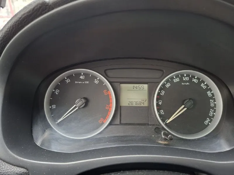 Автор: продам skoda roomster ( skoda румстер) 2008 год бензин 1.6 пробег 287000 технически в отличном состоянии. хорошая семейная и рабочая машина. владею авто более трех лет. есть панорама. имеются моменты по кузову. продаю в связи с покупкой нового автомобиля. г. харцызск цена 650 тысяч. торг. +79595120374 +79493089744.. ???наш телеграм канал [ бесплатное размещение за репост??? правила сообщества [ мы в мах [ [ 📞 звоните: +7(949)3089744 - фотография - 5