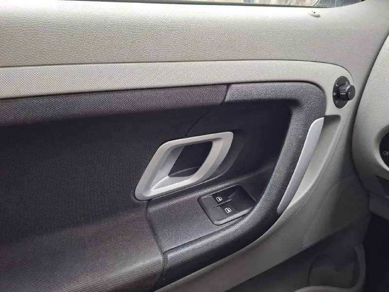 Автор: продам skoda roomster ( skoda румстер) 2008 год бензин 1.6 пробег 287000 технически в отличном состоянии. хорошая семейная и рабочая машина. владею авто более трех лет. есть панорама. имеются моменты по кузову. продаю в связи с покупкой нового автомобиля. г. харцызск цена 650 тысяч. торг. +79595120374 +79493089744.. ???наш телеграм канал [ бесплатное размещение за репост??? правила сообщества [ мы в мах [ [ 📞 звоните: +7(949)3089744 - фотография - 6