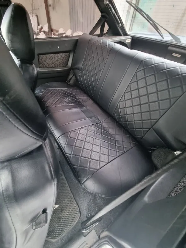 Продам ваз 2113 ‼️реально живая 13-шка‼️ мотор 1.5, 2006 год 169 тысяч реального пробега, не крученый! эл. стеклоподъемники, хорошая музыка, магнитола на блютусе, печка работает отлично, выход под саб. двигатель не троит, не дымит, масло не ест, любые проверки на любом сто (за ваш счет) ходовка после кап ремонта, ничего нигде не стучит. пороги и днище целое, без дыр!! хорошая зимняя резина лобовое целое едет бодро и мягко. ручник держит. по кузову три рыжика, так реально живой кузов. документы полностью в порядке. никаких ограничений запретов. видео обзор по запросу! машине не требует вообще никаких вложений, сел поехал и наслаждаешься. 195т. торг находится в донецке, ленинский проспект. +79494296383 - фотография - 5