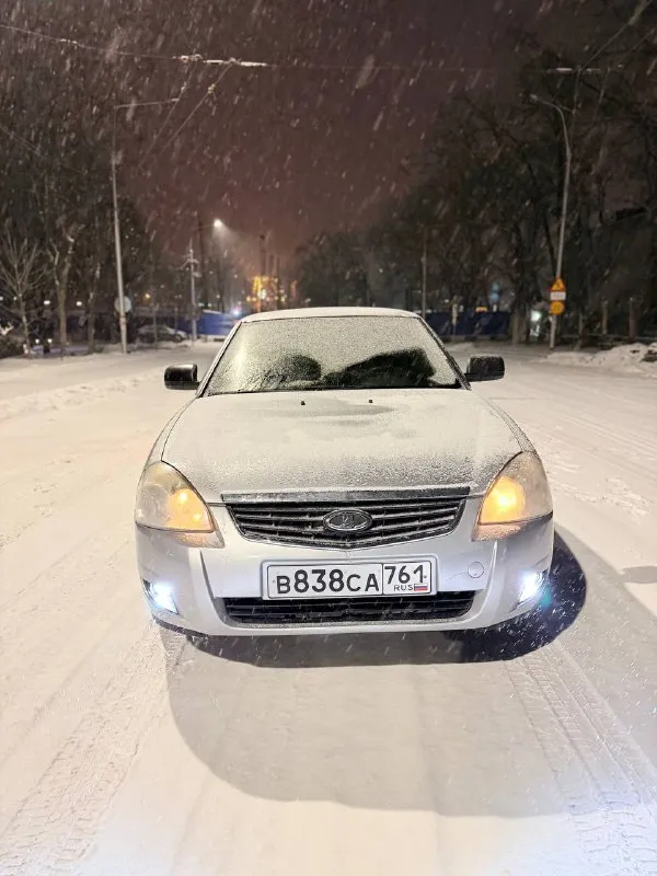 В продаже ваз приора 2007 года выпуска. автомобиль в хорошем техническом состоянии. работает хорошо. кпп не выбивает и не хрустит. машинка на полном ходу. салон в очень хорошем состоянии, в котором установлена консоль от приора 2, установлена мультимедиа на андроиде. установлена хорошая музыка. на автомобиле установлена спортивная подвеска с заниженым клиренсом, установлена новая трасса 4-2-1. за всю историю у автомобиля было 2 хозяина. автотека зелёная, никаких запретов и залогов. по документам все отлично. цена данного авто 310 тыс. рублей. реальному покупателю торг. тел. +79494558467. 📲 tg: @vladislav_vitalievich_02 📞 звоните: +7(949)4558467 - фотография - 5