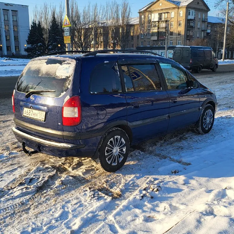 Opel зафира opel zafira 1.6 16v рестайлинг 2004 г. в. хорошее состояние авто. пригнана в 2018 году в донецк, один собственник. родной пробег, вся история обслуживания. установлено пропан, фаркоп все узаконено. двусторонняя сигнализация sheriff, магнитола планшет с carplay. не бит, корозии нет. стекла атермальные родные. хорошая комплектация: 10 airbag, кондиционер, круиз контроль, птф, полный бортовой компьютер итд. все работает. 2 ключа. донецк. плохая связь. 550т. р. +79498049797 📞 звоните: +7(949)8049797 - фотография - 3