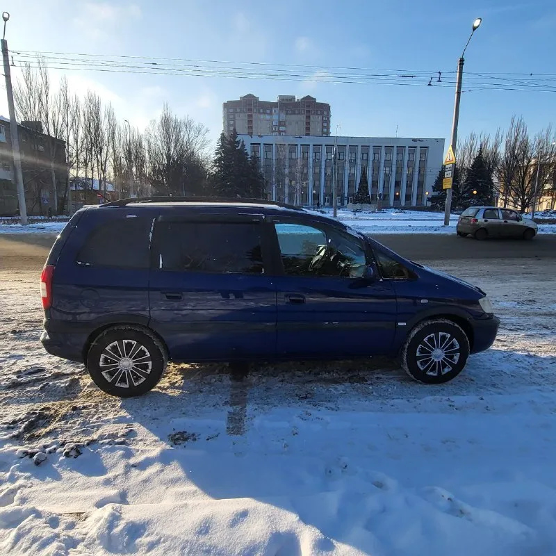 Opel зафира opel zafira 1.6 16v рестайлинг 2004 г. в. хорошее состояние авто. пригнана в 2018 году в донецк, один собственник. родной пробег, вся история обслуживания. установлено пропан, фаркоп все узаконено. двусторонняя сигнализация sheriff, магнитола планшет с carplay. не бит, корозии нет. стекла атермальные родные. хорошая комплектация: 10 airbag, кондиционер, круиз контроль, птф, полный бортовой компьютер итд. все работает. 2 ключа. донецк. плохая связь. 550т. р. +79498049797 📞 звоните: +7(949)8049797 - фотография - 5