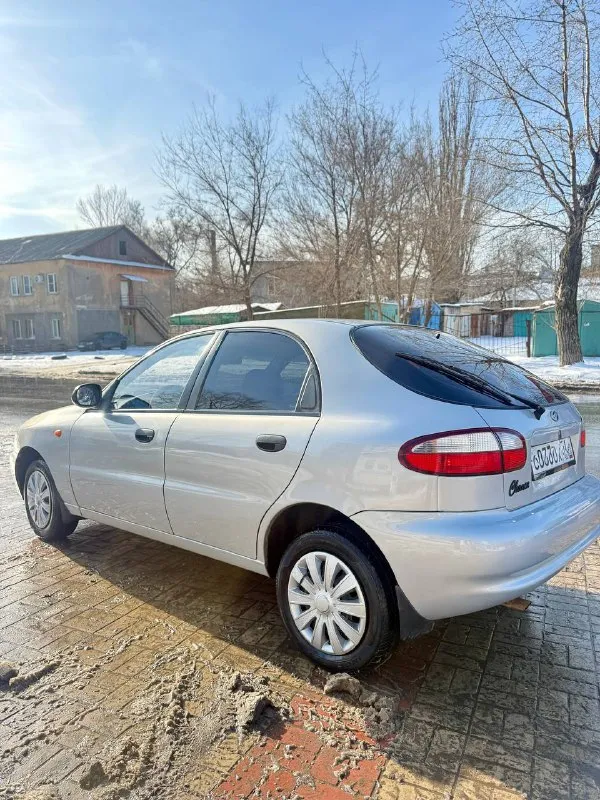 Продам zaz chance (ланос) 1.5 sx 2010г. родной пробег 114 тыс км. 2 собственника двигатель 1.5 комплектация максимальная с кондиционером гидроусилителем, стеклоподъемниками. состояние авто идеальное, пороги, днище, без гнили. на кузове рыжиков нет. технически без нареканий. автотека зеленая, без единого дтп. пробег родной. цена 335 тыс торг при осмотре. +79496167066 📲 tg: @djdjv12 📞 звоните: +7(949)6167066 - фотография - 3