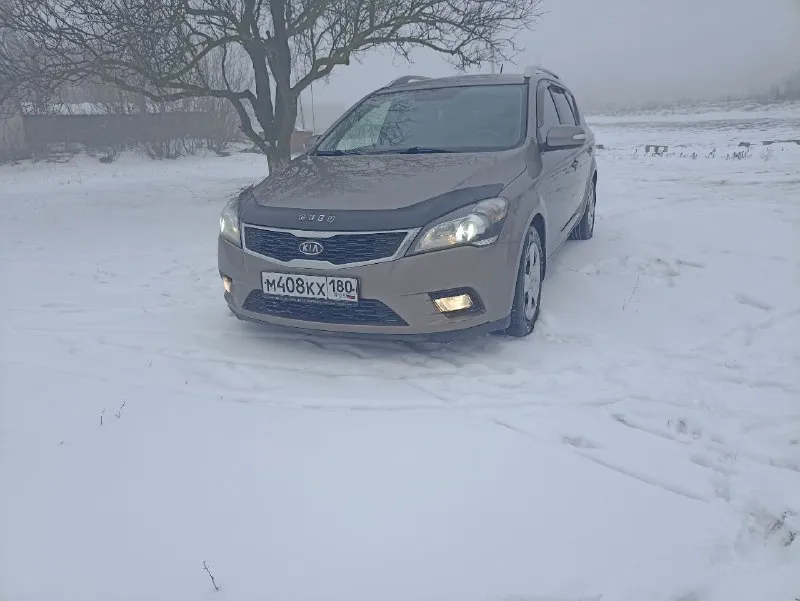 Kia ceed в хорошем состоянии вложений не требует объем 1.6 масло не ест не пинает стекла в круг родн... - фотография