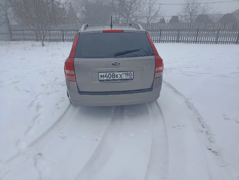 Kia ceed в хорошем состоянии вложений не требует объем 1.6 масло не ест не пинает стекла в круг родные. 195 000 родного пробега. 2011года. автотека зелёная. документы в порядке. диагностическая карта для постановки на учёт есть. цена 820.000тр. торг на капоте если не дозвонились пишите перезвоню. т+79497313868. 📲 tg: александр тюрин 📞 звоните: +7(949)7313868 - фотография - 4