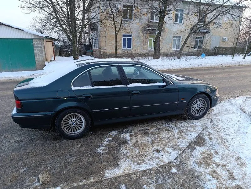 ✅продам bmw e39 2.0 бензин 1998г в достойном состоянии для своих лет. машина была в одних руках больше двух лет. машина находится в городе макеевка. цена 550.000₽ торг быстрому покупателю. ✅ +79490971124 немного о машине : ✅антиблокировочная система (abs) ✅прикуриватель и пепельница в салоне ✅регулировка положения руля ✅электропривод зеркал ✅мультимедиа. ✅задний привод. масло менялось исправно каждые 6000 км. 📞 звоните: +7(949)0971124 - фотография - 1