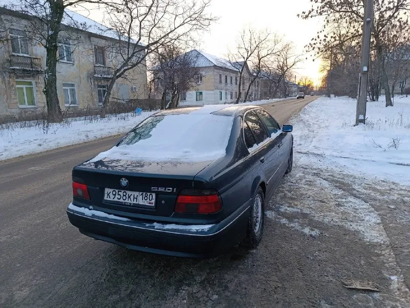 ✅продам bmw e39 2.0 бензин 1998г в достойном состоянии для своих лет. машина была в одних руках больше двух лет. машина находится в городе макеевка. цена 550.000₽ торг быстрому покупателю. ✅ +79490971124 немного о машине : ✅антиблокировочная система (abs) ✅прикуриватель и пепельница в салоне ✅регулировка положения руля ✅электропривод зеркал ✅мультимедиа. ✅задний привод. масло менялось исправно каждые 6000 км. 📞 звоните: +7(949)0971124 - фотография - 2