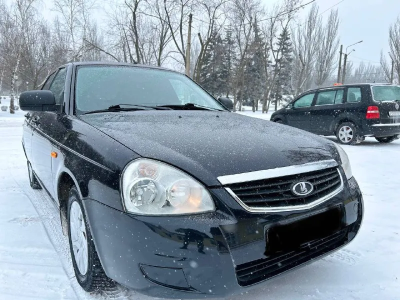 Продам ладу приору 2013 года, в идеальном состоянии, авто без каких-либо дефектов, сколов, царапин,... - фотография