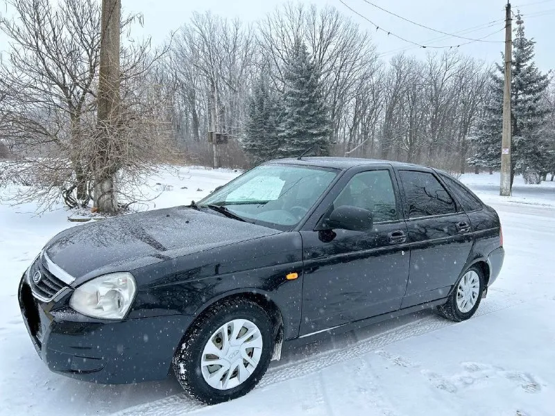 Продам ладу приору 2013 года, в идеальном состоянии, авто без каких-либо дефектов, сколов, царапин, рыжиков нет abs, гур, стеклоподъемники, электро зеркала, подушка безопасности все силовые части автомобиля целые, в заводских герметиках. по салону все на 5+ делать нечего не надо от слова совсем по документам полный порядок возможно с переоформлением в мрэо цена: 415к быстрым торг связь со мной: +7949-411-28-81 +7919-894-34-69(вацап, телеграмм) - фотография - 3