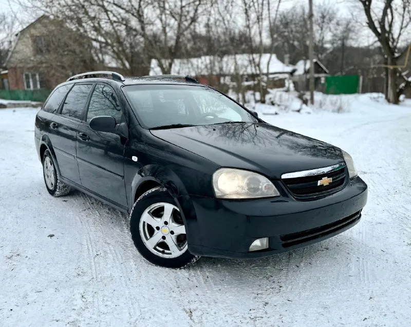 Цена 411.000руб. 🆘🆘🆘 🧨🔥🧨срочно срочно срочно🧨🔥🧨 такая низкая цена только на пару дней. шевроле лаччети 2009г. в.1.6 механика авто в хорошем состоянии для своих лет. кузов не гнилой не ржавый есть пару вмятинок не критических на фото и видио видно. мотор работает ровно. не дымит, масло не ест. ходовая в полном порядке. коробка тоже без нариканий. салон чистый и ухоженный. хорошая комплектация. кондиционер, гур, подушки безопасности,4эл. стеклоподьемника, эл. зеркала, мульти руль,2хдиновая магнитола, центральный замок, тонеровка, зимняя резина на литых дисках. документы в полном порядке на 180учоте. юредически чистая, штрафов, запретов, ограничений нет. на учете стоит. любое переоформление. осмотр донецк. +79493114199 +79895340753 телеграмм. 📞 🇷🇺 звоните: +79493114199 - фотография - 3