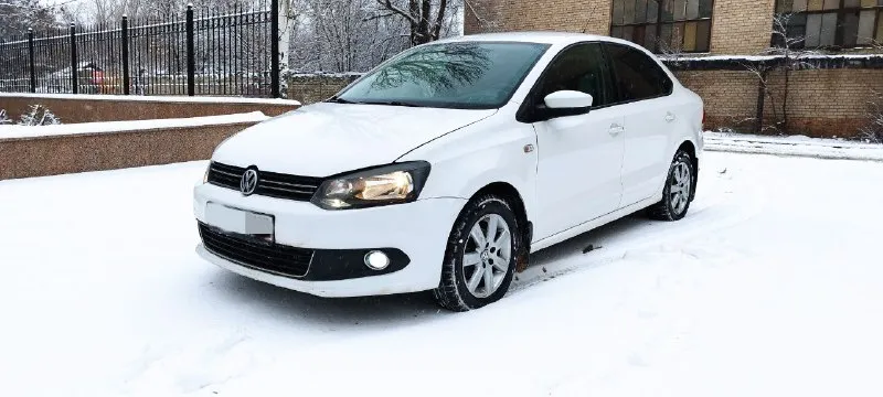 Volkswagen polo 2012 года в максимальной комплектации 2- хозяина, не такси, не каршеринг, что подтве... - фотография