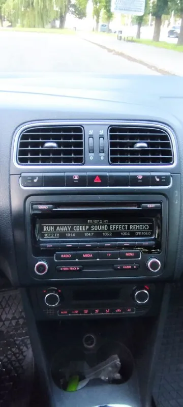 Volkswagen polo 2012 года в максимальной комплектации 2- хозяина, не такси, не каршеринг, что подтверждает состояние автомобиля с оригинальным пробегом 181 тыс км (пробег увеличивается каждый день) двигатель 1.6 с механической коробкой работает идеально, без посторонних шумов и потёков, едет очень достойно в автомобиле есть климат контроль, мульти руль, подогревы передних сидений, лобового, заднего стекла,4 стеклоподъёмника все стёкла родные, включая лобовое(трещина) естественно есть окрасы, идеальный полик, в такой комплектации будет стоить гораздо дороже два комплекта резины автомобиль каждый день на ходу есть всё для комфортного передвижения салон в отличном состоянии цена 678 тыс руб торг возможен обмен +79494850664 - фотография - 6