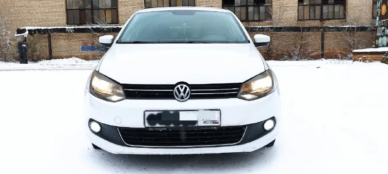 Volkswagen polo 2012 года в максимальной комплектации 2- хозяина, не такси, не каршеринг, что подтверждает состояние автомобиля с оригинальным пробегом 181 тыс км (пробег увеличивается каждый день) двигатель 1.6 с механической коробкой работает идеально, без посторонних шумов и потёков, едет очень достойно в автомобиле есть климат контроль, мульти руль, подогревы передних сидений, лобового, заднего стекла,4 стеклоподъёмника все стёкла родные, включая лобовое(трещина) естественно есть окрасы, идеальный полик, в такой комплектации будет стоить гораздо дороже два комплекта резины автомобиль каждый день на ходу есть всё для комфортного передвижения салон в отличном состоянии цена 678 тыс руб торг возможен обмен +79494850664 - фотография - 8