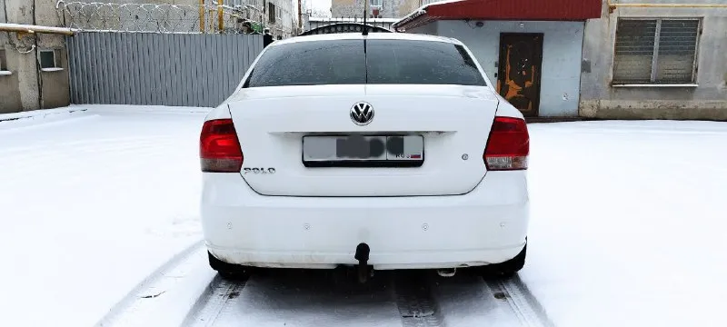 Volkswagen polo 2012 года в максимальной комплектации 2- хозяина, не такси, не каршеринг, что подтверждает состояние автомобиля с оригинальным пробегом 181 тыс км (пробег увеличивается каждый день) двигатель 1.6 с механической коробкой работает идеально, без посторонних шумов и потёков, едет очень достойно в автомобиле есть климат контроль, мульти руль, подогревы передних сидений, лобового, заднего стекла,4 стеклоподъёмника все стёкла родные, включая лобовое(трещина) естественно есть окрасы, идеальный полик, в такой комплектации будет стоить гораздо дороже два комплекта резины автомобиль каждый день на ходу есть всё для комфортного передвижения салон в отличном состоянии цена 678 тыс руб торг возможен обмен +79494850664 - фотография - 9